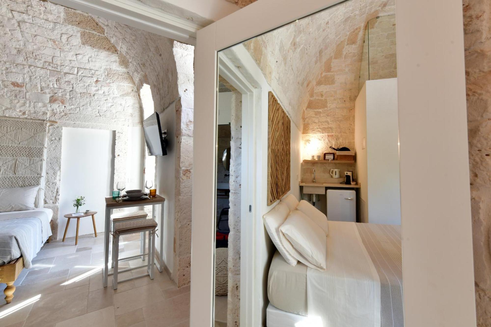 Antonelli Lamarossa Trulli & Suites מראה חיצוני תמונה