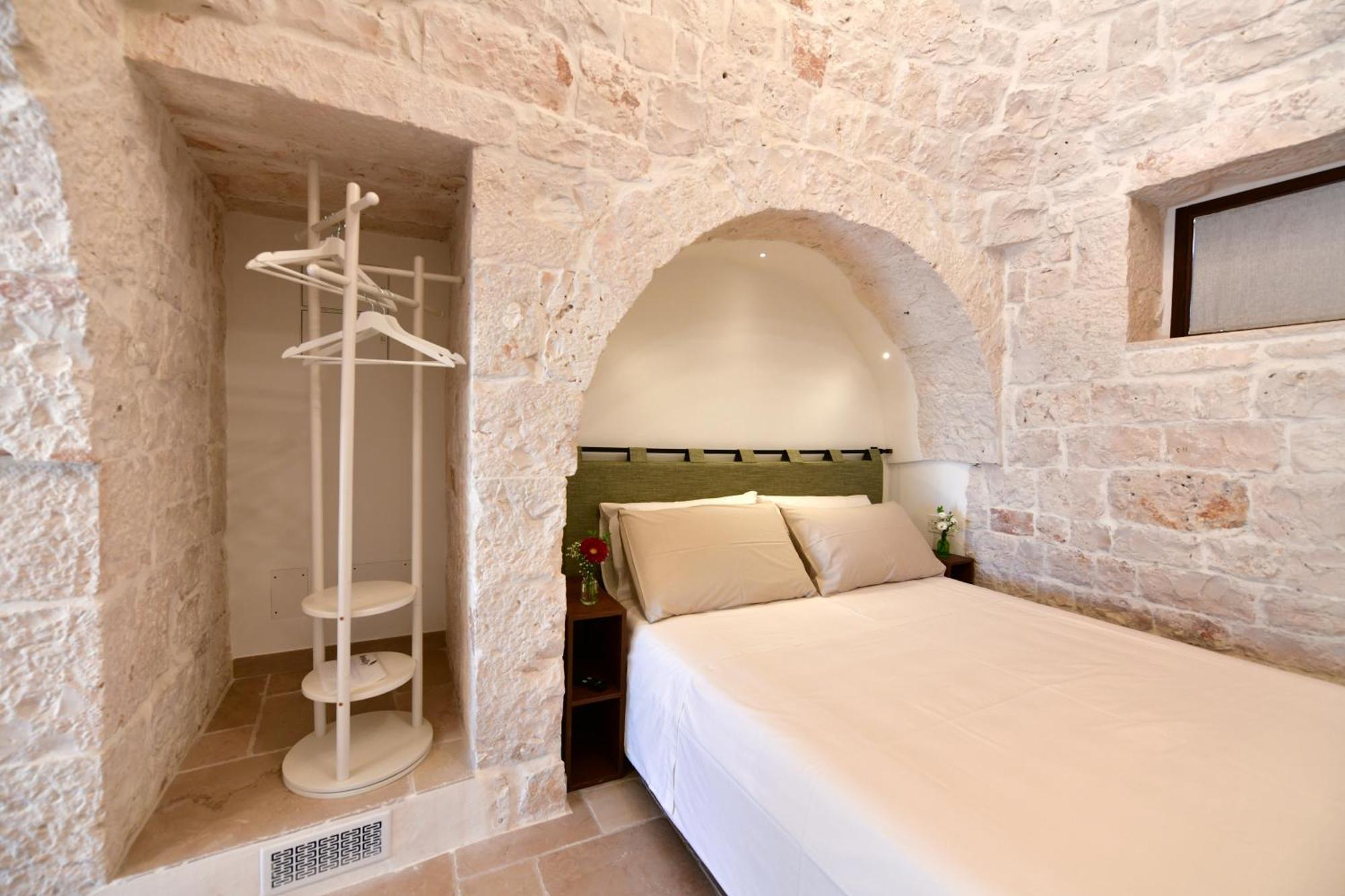 Antonelli Lamarossa Trulli & Suites מראה חיצוני תמונה