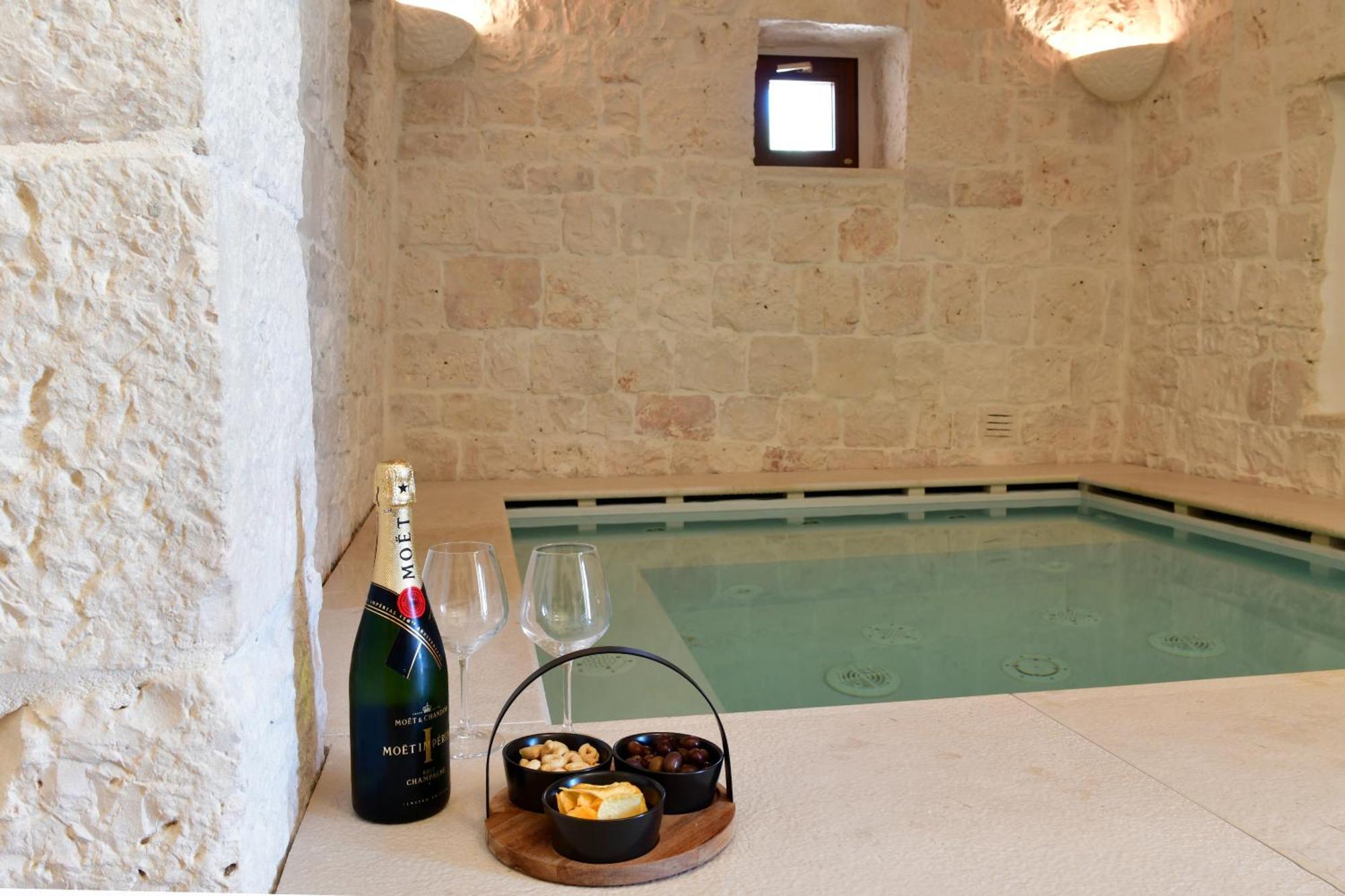 Antonelli Lamarossa Trulli & Suites מראה חיצוני תמונה
