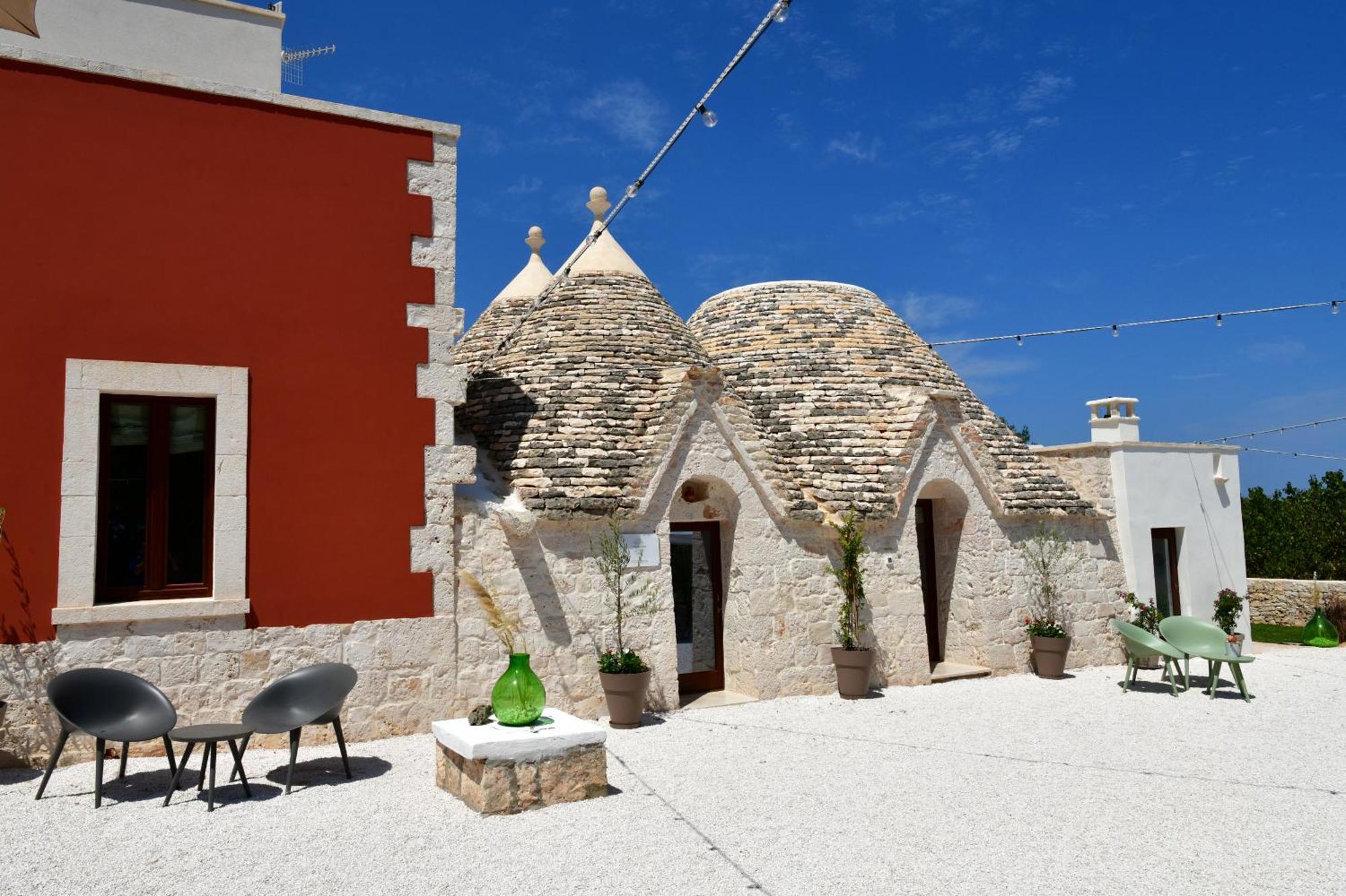 Antonelli Lamarossa Trulli & Suites מראה חיצוני תמונה
