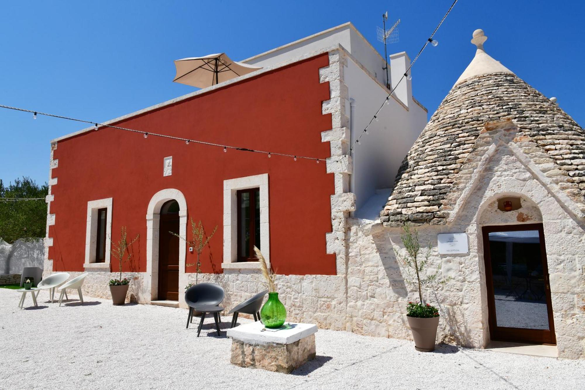 Antonelli Lamarossa Trulli & Suites מראה חיצוני תמונה